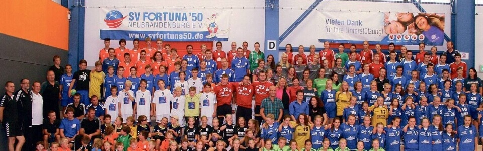 Mannschaftsfoto des SV Fortuna Neubrandenburg